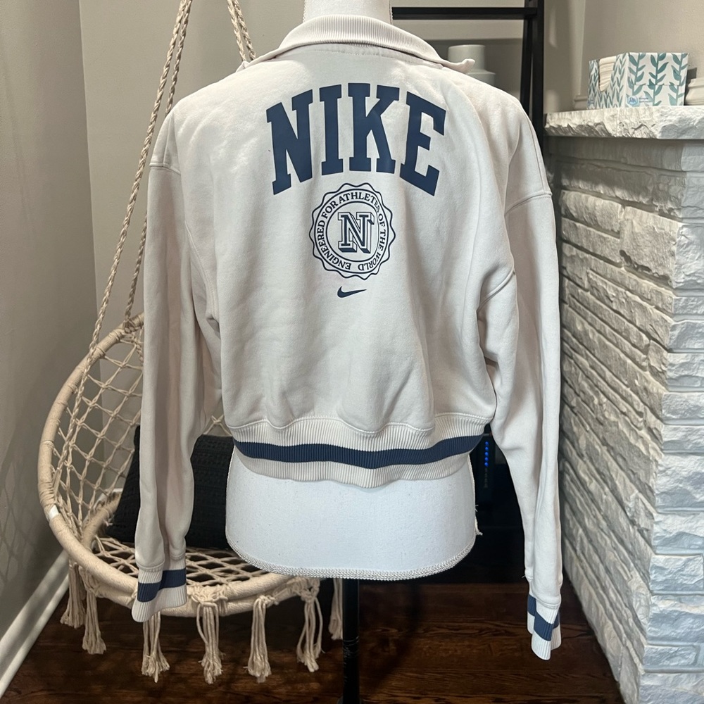Nike Cropped Pullover - Picture 8 of 10